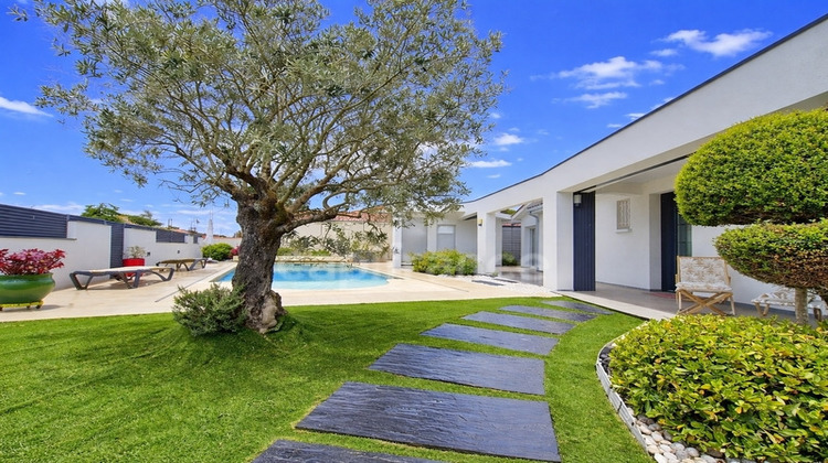 Ma-Cabane - Vente Divers SAINT GEORGES DE DIDONNE, 180 m²
