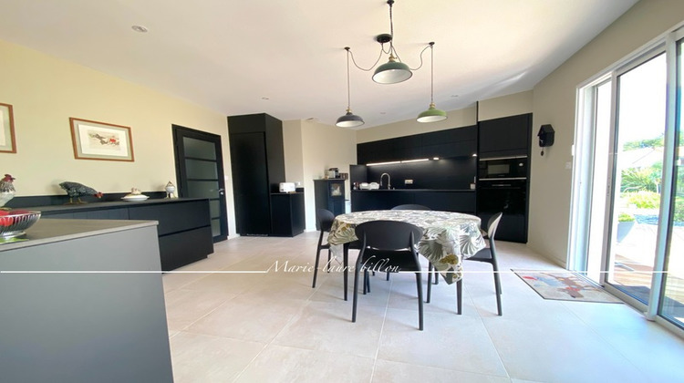 Ma-Cabane - Vente Divers SAINT GILLES CROIX DE VIE, 273 m²