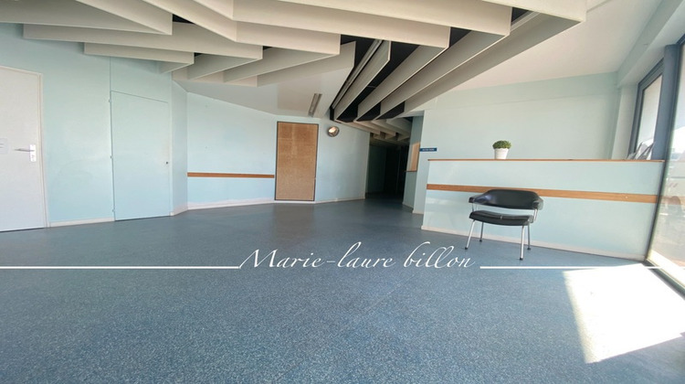 Ma-Cabane - Vente Divers SAINT GILLES CROIX DE VIE, 220 m²