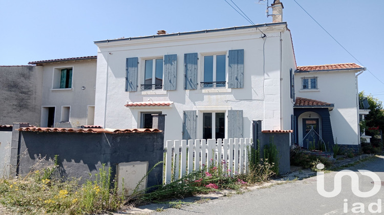 Ma-Cabane - Vente Divers Saint-Hilaire-la-Palud, 143 m²