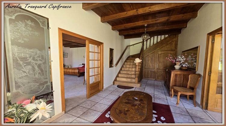 Ma-Cabane - Vente Divers SAINT JEAN D ANGELY, 183 m²