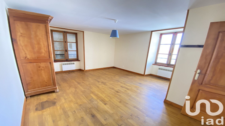 Ma-Cabane - Vente Divers Saint-Laurent-de-Céris, 160 m²