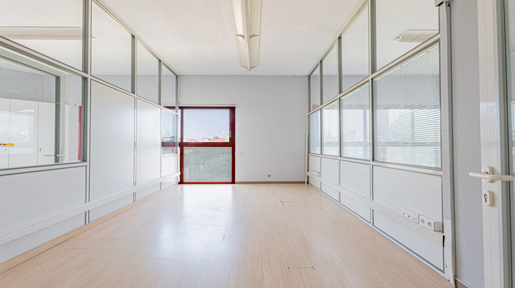 Ma-Cabane - Vente Divers Saint-Laurent-du-Var, 150 m²