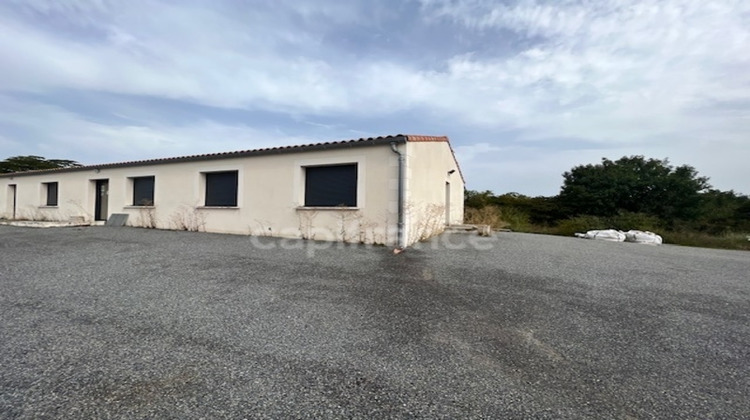 Ma-Cabane - Vente Divers SAINTES, 945 m²