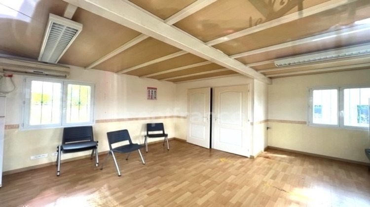 Ma-Cabane - Vente Divers SAINTES, 945 m²