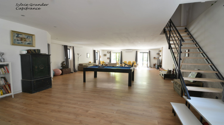 Ma-Cabane - Vente Divers SALON DE PROVENCE, 207 m²