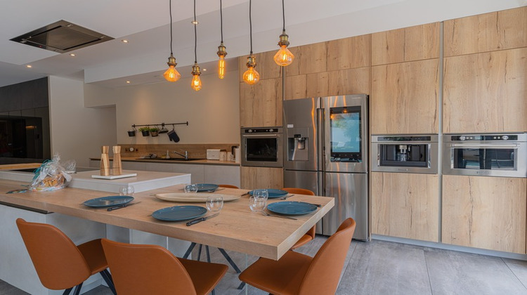 Ma-Cabane - Vente Divers SOLLIES TOUCAS, 200 m²