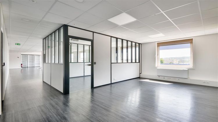 Ma-Cabane - Vente Divers SURESNES, 303 m²