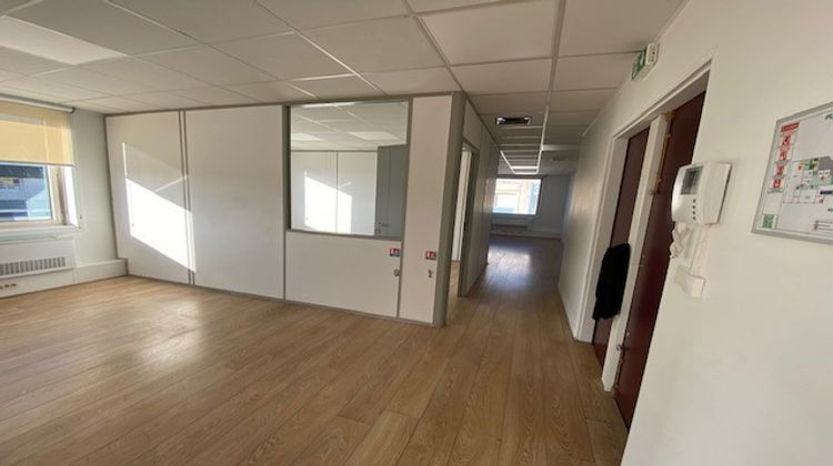 Ma-Cabane - Vente Divers SURESNES, 121 m²