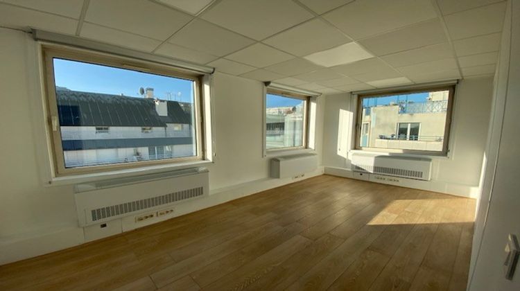 Ma-Cabane - Vente Divers SURESNES, 121 m²