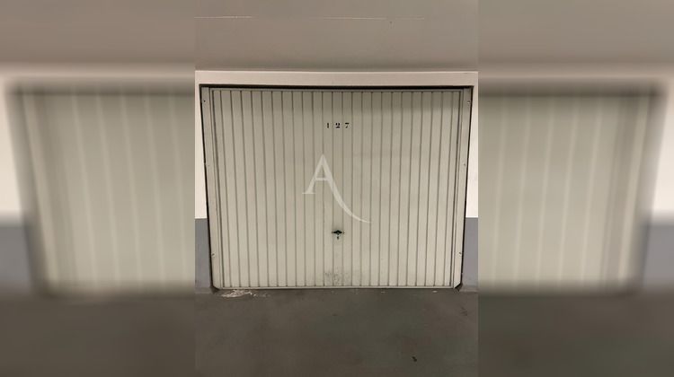 Ma-Cabane - Vente Divers SURESNES, 0 m²