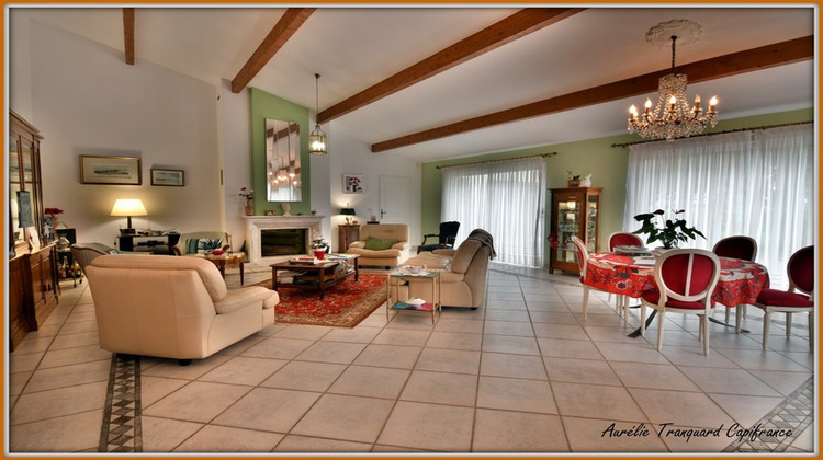 Ma-Cabane - Vente Divers SURGERES, 197 m²