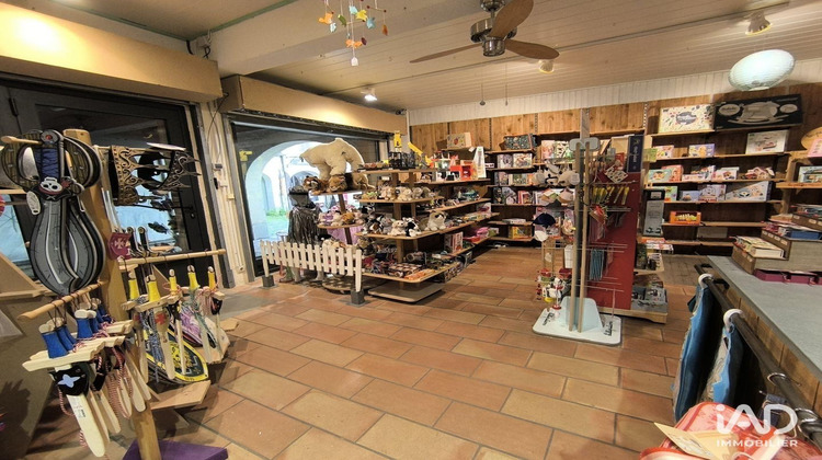 Ma-Cabane - Vente Divers Uzès, 50 m²