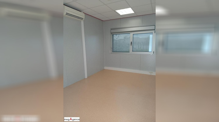 Ma-Cabane - Vente Divers VARENNES SUR ALLIER, 9633 m²