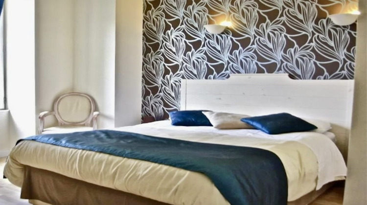 Ma-Cabane - Vente Immeuble Aubeterre-sur-Dronne, 0 m²