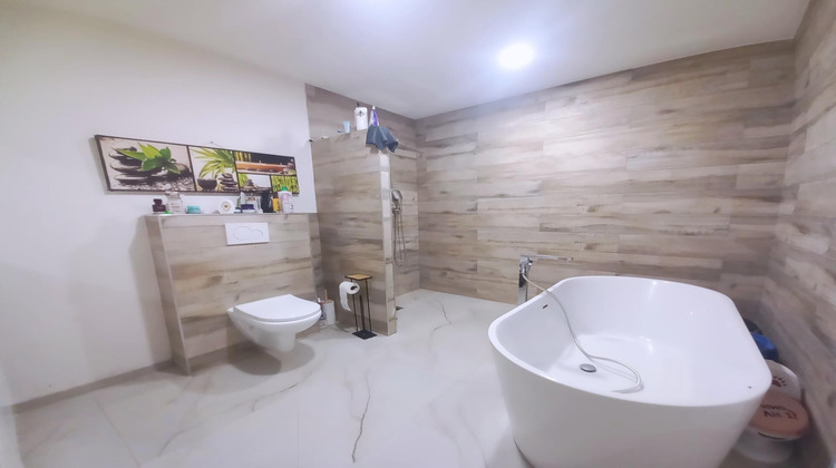 Ma-Cabane - Vente Immeuble Bourg-Lès-Valence, 195 m²