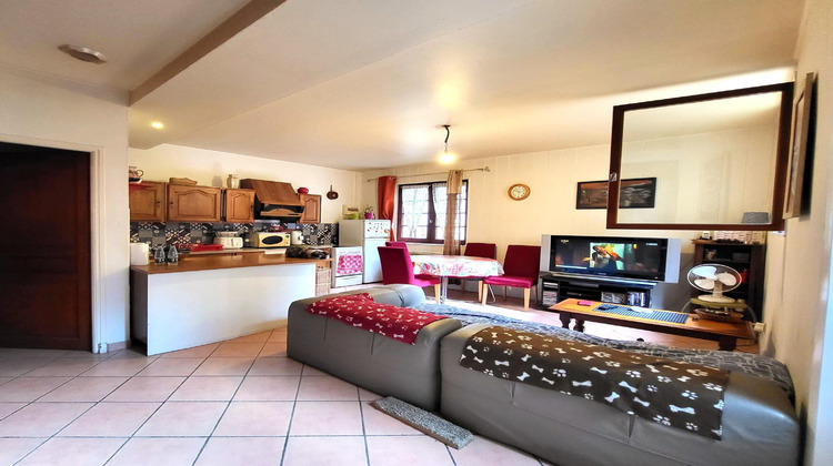 Ma-Cabane - Vente Immeuble Bourgoin-Jallieu, 68 m²