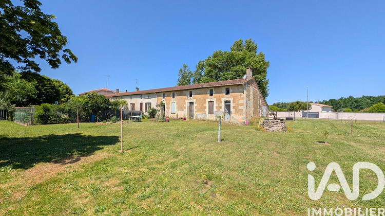 Ma-Cabane - Vente Immeuble Bussac-Forêt, 118 m²