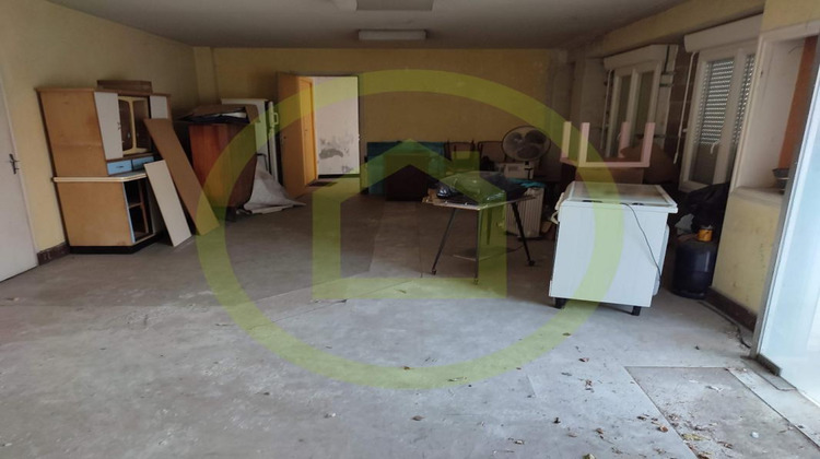 Ma-Cabane - Vente Immeuble CHASSENEUIL SUR BONNIEURE, 130 m²