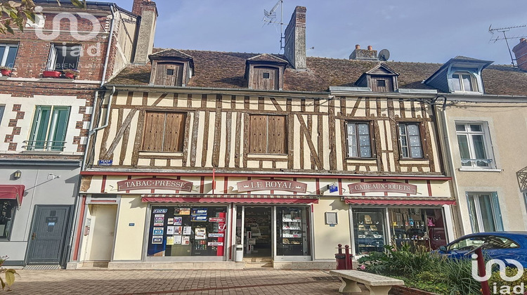 Ma-Cabane - Vente Immeuble Château-Renard, 225 m²