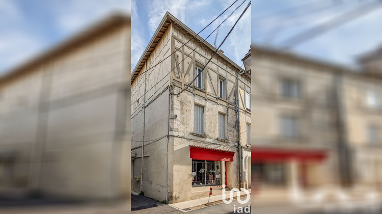 Ma-Cabane - Vente Immeuble Châteauneuf-sur-Charente, 147 m²