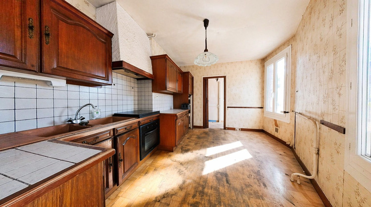 Ma-Cabane - Vente Immeuble Châtel-Guyon, 70 m²