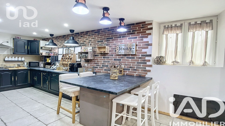 Ma-Cabane - Vente Immeuble Condé-Sainte-Libiaire, 216 m²