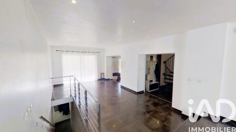 Ma-Cabane - Vente Immeuble Coursan, 177 m²