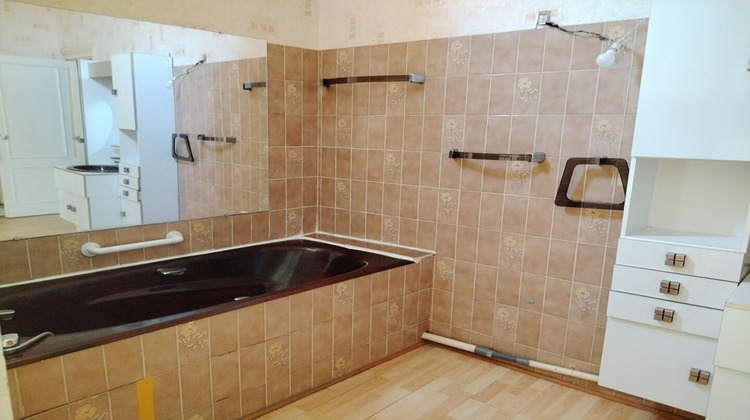 Ma-Cabane - Vente Immeuble COUTRAS, 237 m²