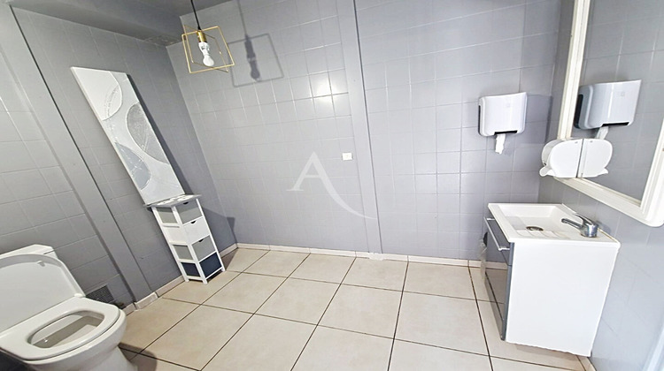 Ma-Cabane - Vente Immeuble DOUE-LA-FONTAINE, 266 m²