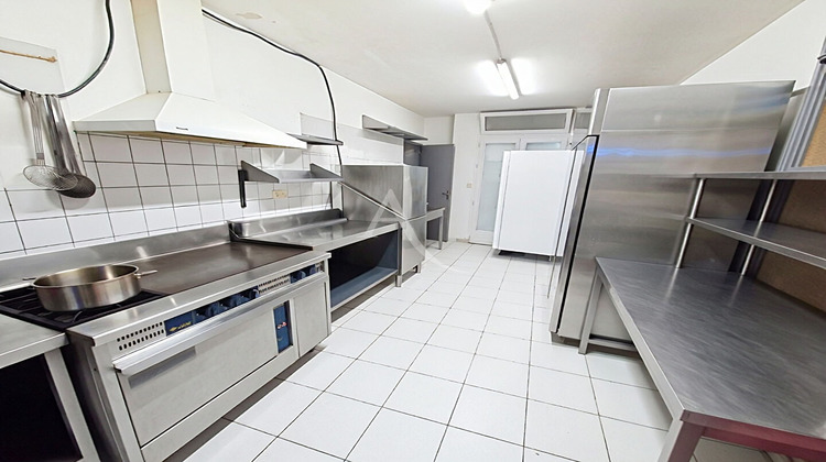 Ma-Cabane - Vente Immeuble DOUE-LA-FONTAINE, 266 m²