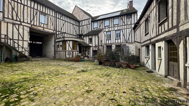 Ma-Cabane - Vente Immeuble HOUDAN, 1001 m²