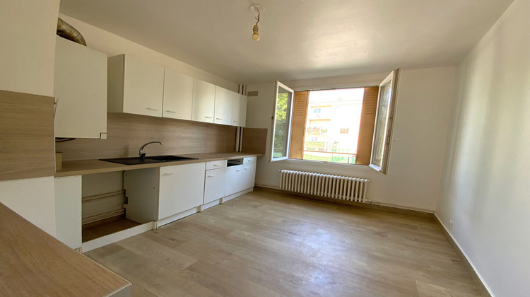 Ma-Cabane - Vente Immeuble LA CHAPELLE-SAINT-LUC, 220 m²