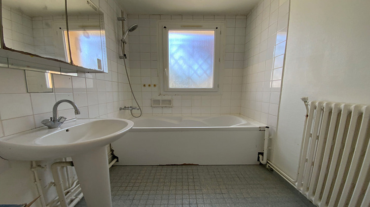 Ma-Cabane - Vente Immeuble LA CHAPELLE-SAINT-LUC, 220 m²