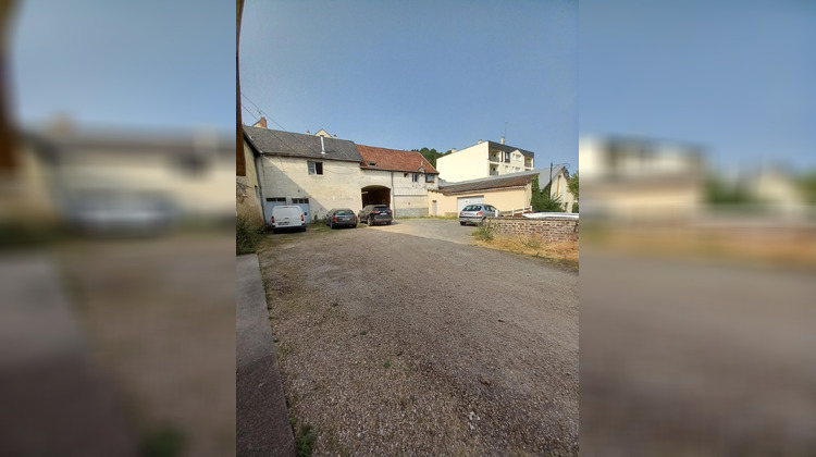 Ma-Cabane - Vente Immeuble La Chartre-sur-le-Loir, 196 m²