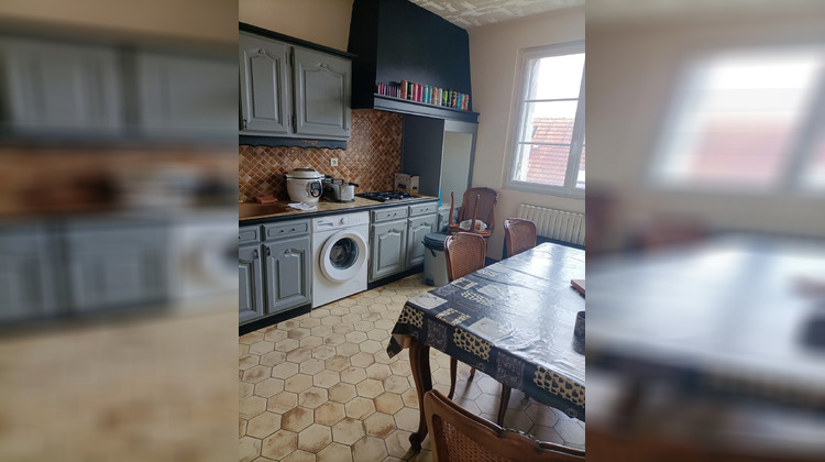 Ma-Cabane - Vente Immeuble La Chartre-sur-le-Loir, 196 m²