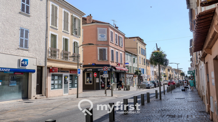 Ma-Cabane - Vente Immeuble La Crau, 181 m²