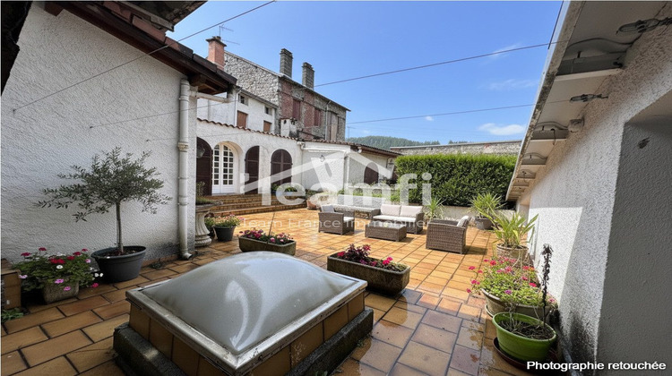 Ma-Cabane - Vente Immeuble La Monnerie-le-Montel, 370 m²