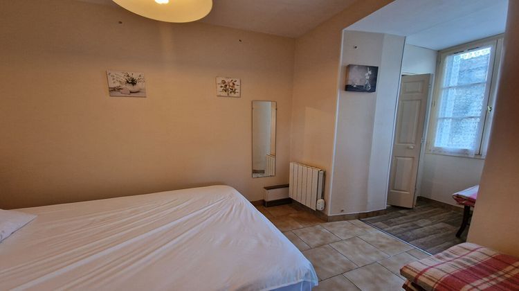 Ma-Cabane - Vente Immeuble LA ROCHE-POSAY, 101 m²