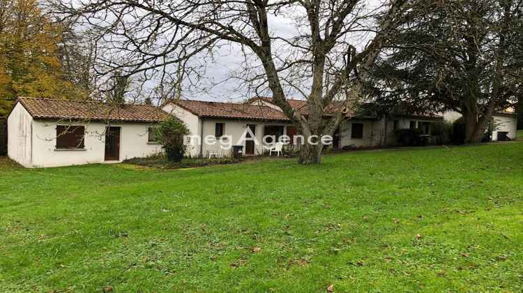 Ma-Cabane - Vente Immeuble LA ROCHE POSAY, 205 m²