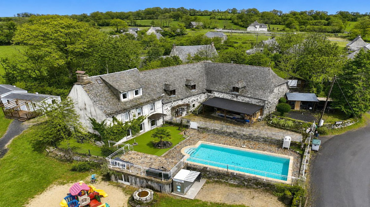 Ma-Cabane - Vente Immeuble LAGUIOLE, 500 m²