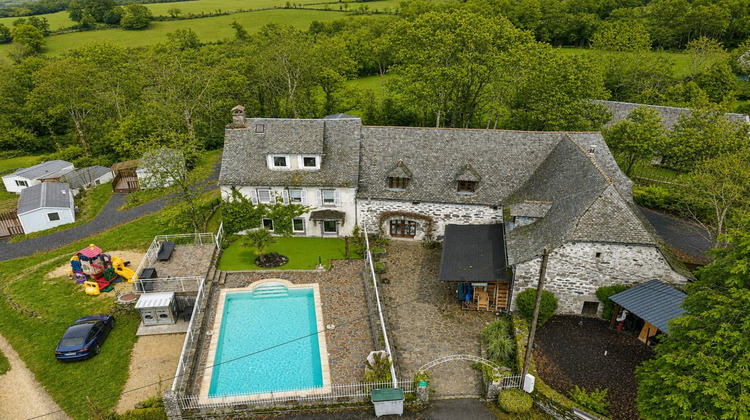 Ma-Cabane - Vente Immeuble LAGUIOLE, 500 m²