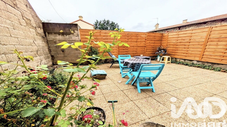 Ma-Cabane - Vente Immeuble Le Chambon-Feugerolles, 678 m²