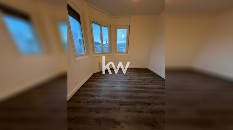 Ma-Cabane - Vente Immeuble Le Chambon-Feugerolles, 300 m²