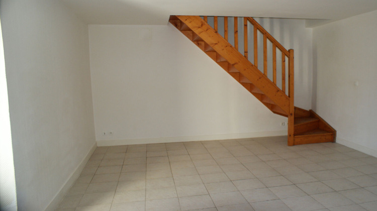 Ma-Cabane - Vente Immeuble LENCLOITRE, 85 m²