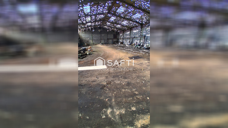 Ma-Cabane - Vente Immeuble Les Eglisottes-Et-Chalaures, 1000 m²