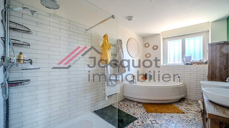 Ma-Cabane - Vente Immeuble LONS-LE-SAUNIER, 173 m²