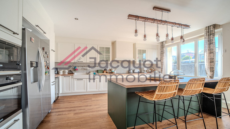 Ma-Cabane - Vente Immeuble LONS-LE-SAUNIER, 173 m²