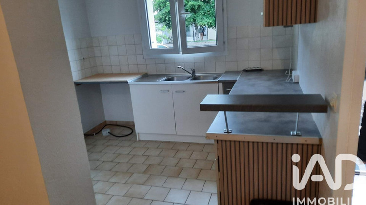 Ma-Cabane - Vente Immeuble Lusignan, 215 m²