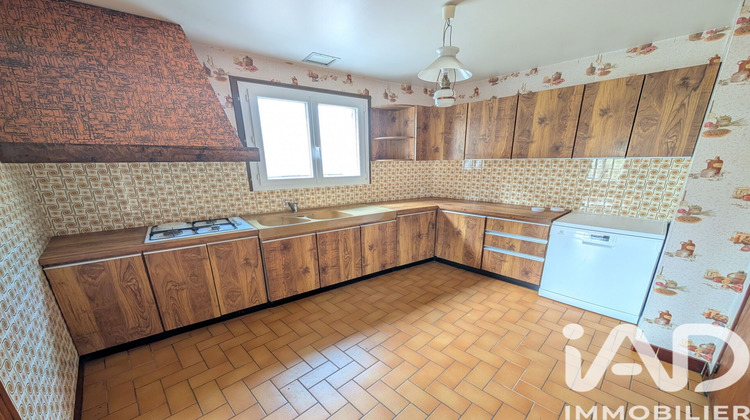 Ma-Cabane - Vente Immeuble Lussac-les-Châteaux, 155 m²